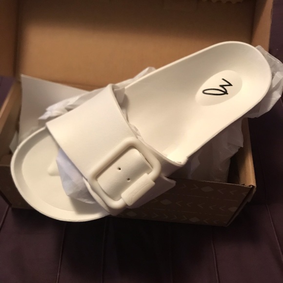 White summer slides - Picture 3 of 8